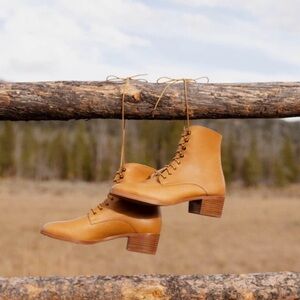 Christy Dawn The Dawn Boot Size 8